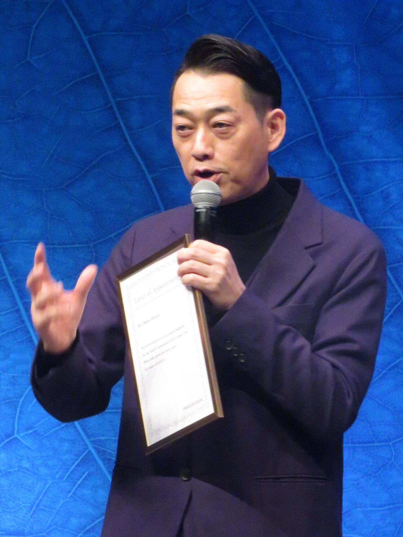 会見に出席した「クーザ」日本公演スペシャルサポーターの設楽統