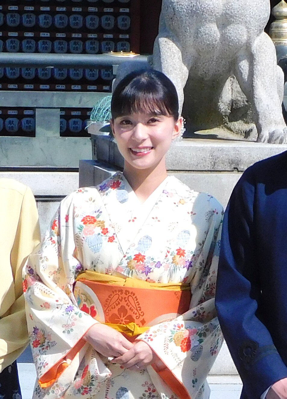 フジテレビ系ドラマ「波うららかに、めおと日和」の大ヒット祈願を行った芳根京子（撮影・寺本吏輝）