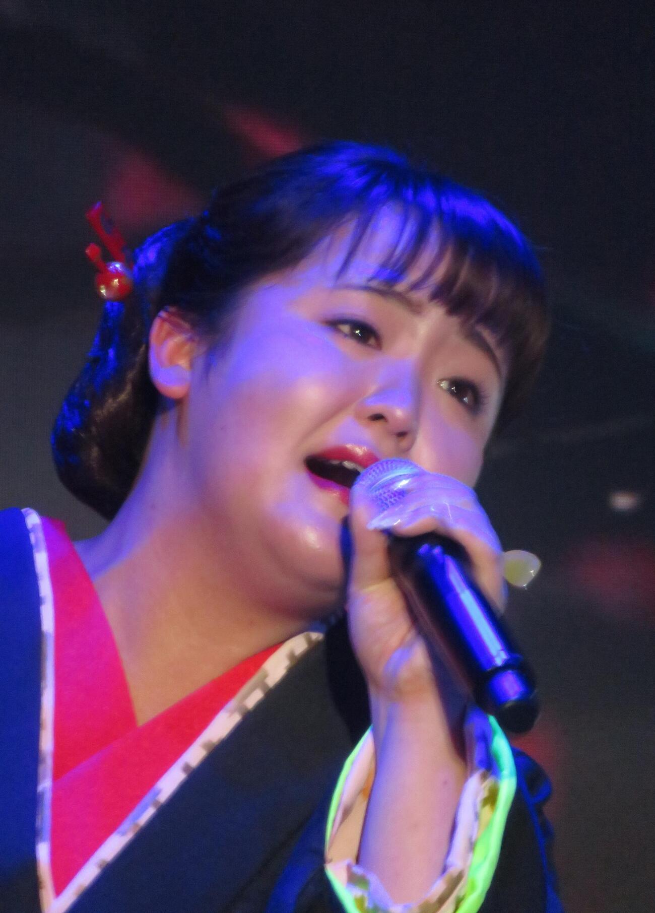 バースデーライブを行った朝花美穂（撮影・松本久）