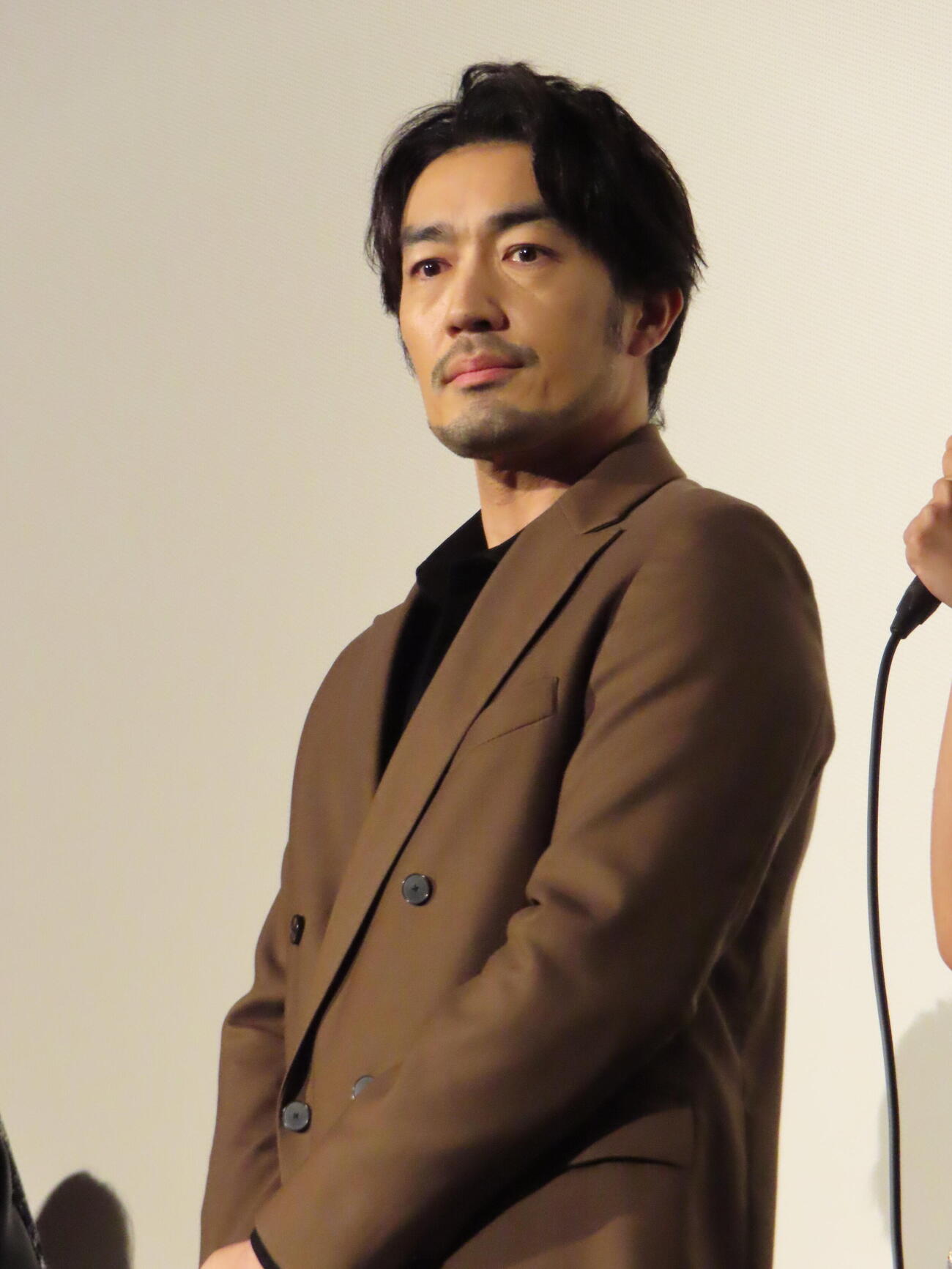 映画「遥かな町へ」公開初日舞台あいさつに登壇した大谷亮平