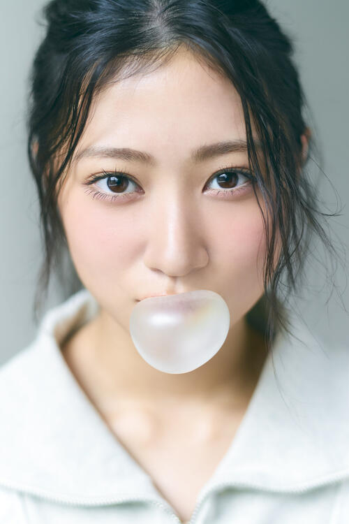 乃木坂46の6期生最年少川端晃菜、撮り下ろしグラビア「Nogizaka　Colors」登場