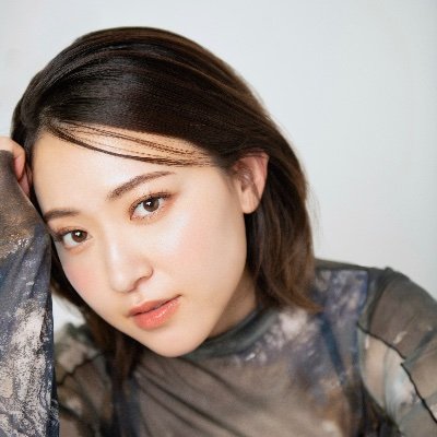 “AKB初代じゃんけん女王”内田眞由美「このたび結婚いたしました」直筆美文字で報告