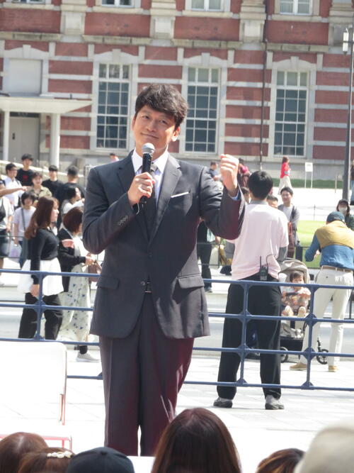 香取慎吾が自らを「柔らかく、明るく…」　直後に「何なんですか、この自己分析」とノリツッコミ