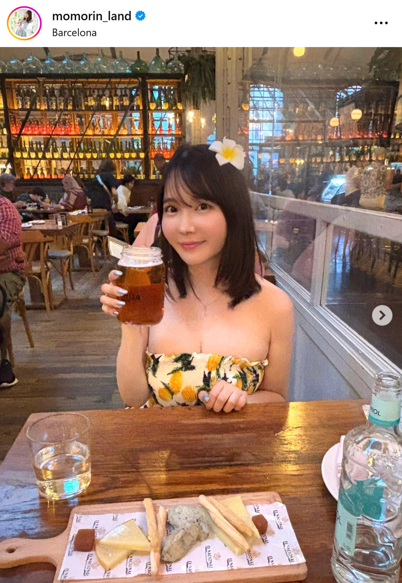 Hカップ強調ワンピ姿（桃白美沙のインスタグラムから）