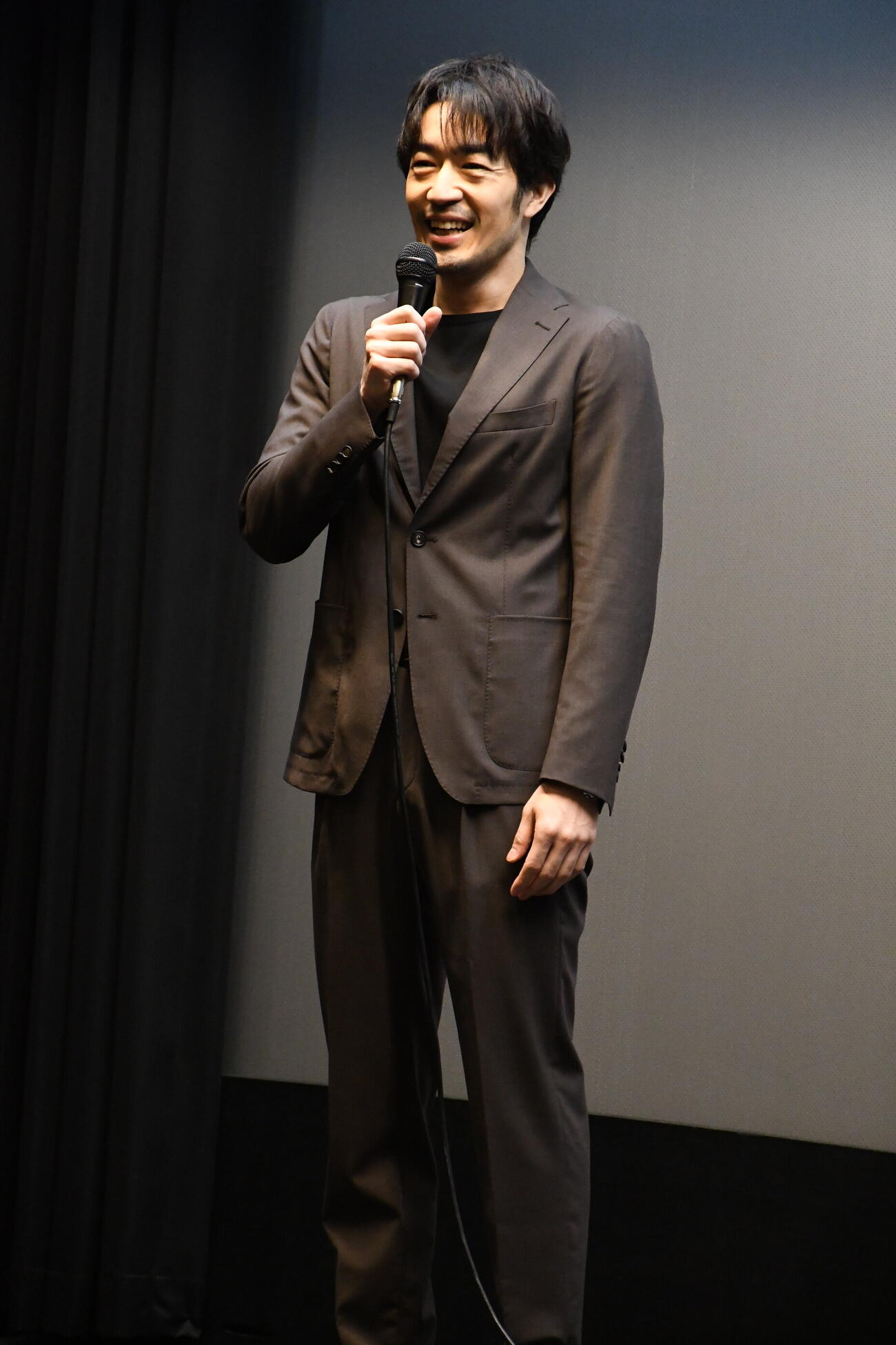 地元・大阪で行われた映画「遙かな街へ」の舞台あいさつに登壇した大谷亮平（撮影・阪口孝志）