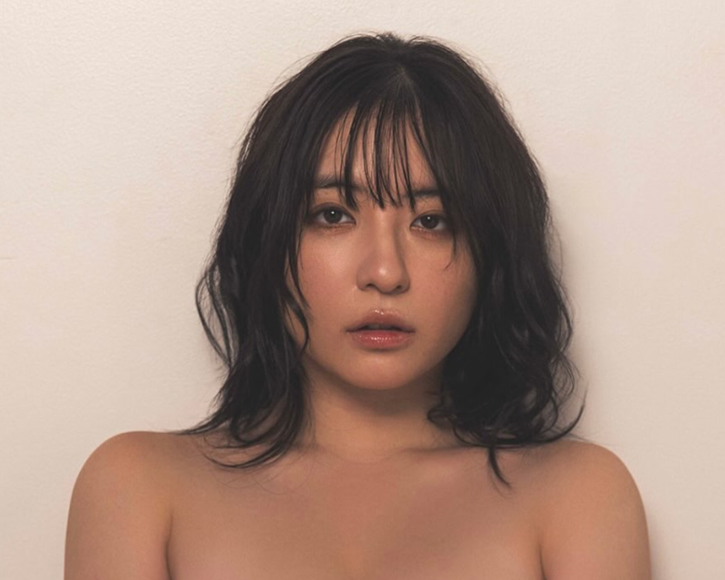 「ムッチリボディ」大胆解放（麻倉瑞季のインスタグラムから）