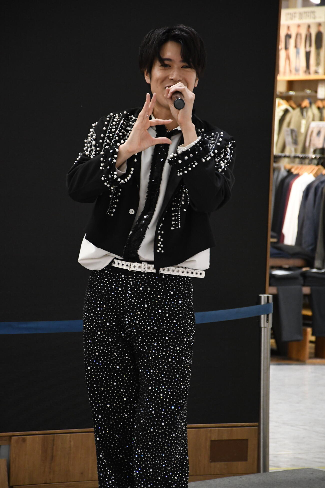 新曲「ピジョッソ」の発売記念イベントに出演した平松賢人（撮影・阪口孝志）