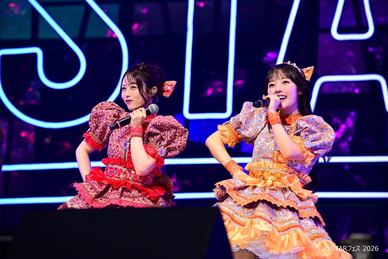 「STARフェス」に出演したCUTIE STREETの佐野愛花、川本笑瑠　