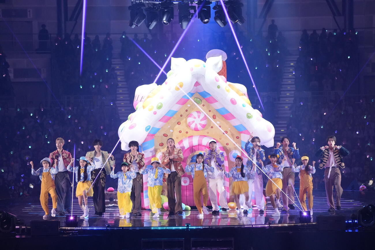 全国アリーナツアー「SUNFLOWER」のファイナル公演に臨んだFANTASTICS