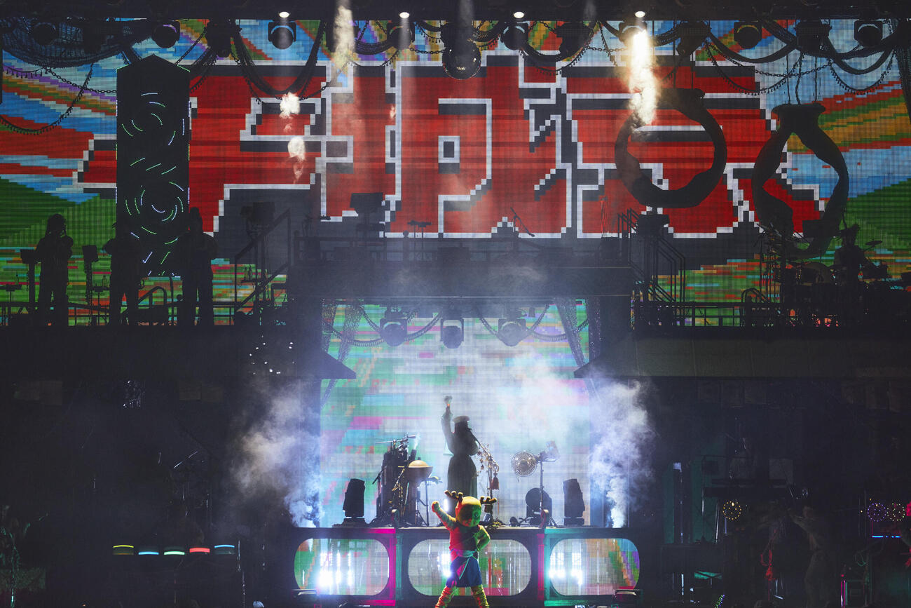 特別公演「文禍伝雷」を開催したずっと真夜中でいいのに。（鳥居洋介氏撮影）