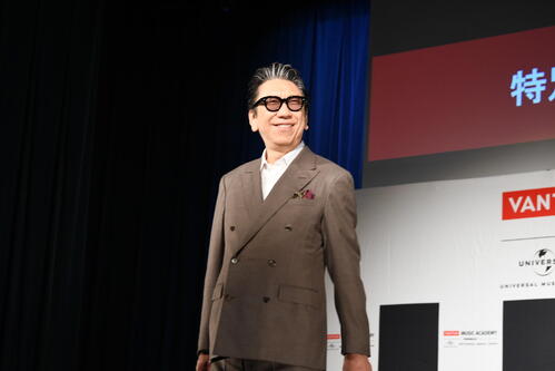 布袋寅泰、音楽業界を目指す若者に金言「僕も弱い自分ありますよ。こう見えて」