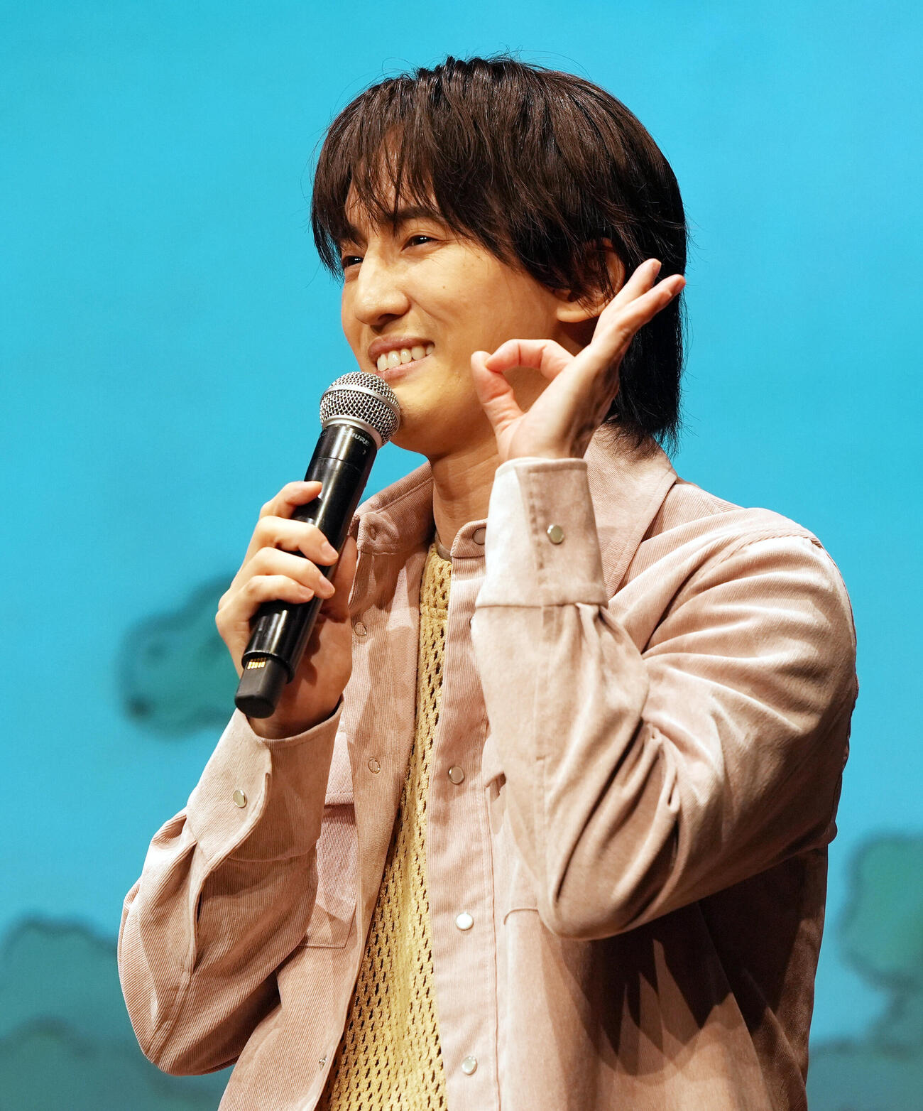 トークするTravisJapanの川島如恵留（撮影・小島史椰）