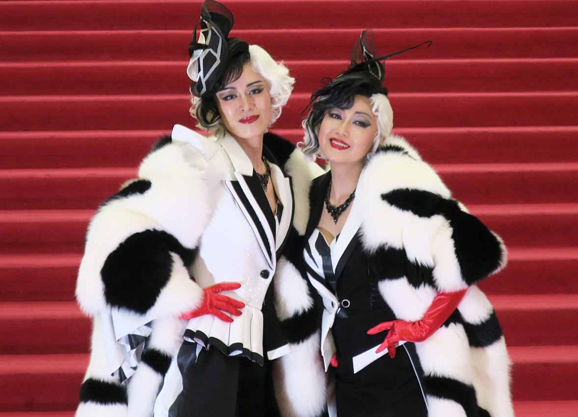 ミュージカル「101ダルメシアンズ」取材会で。左から、蘭寿とむ、新妻聖子