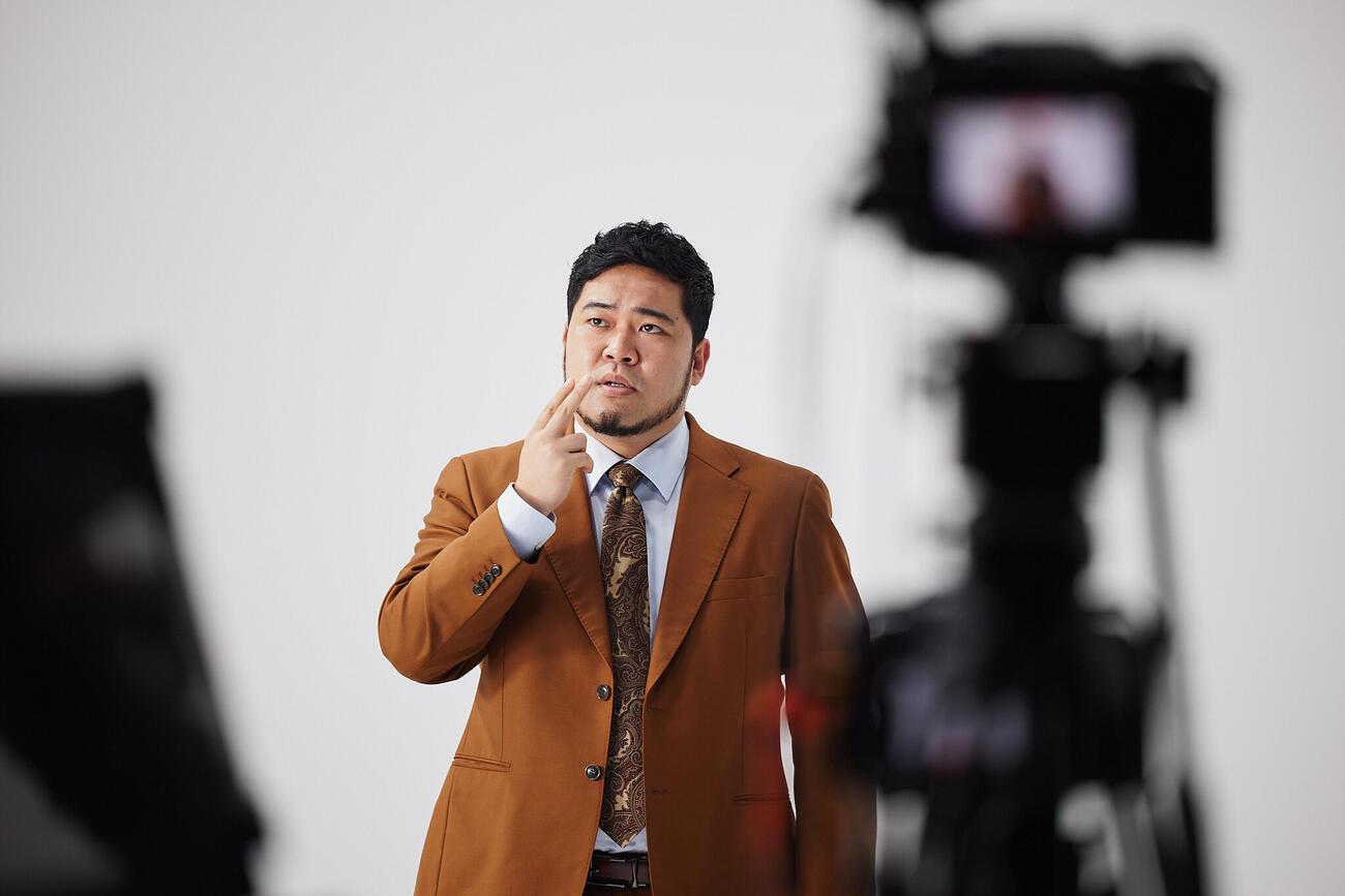 「ケムリは、ニコレット®と。」CMに出演する松井ケムリ