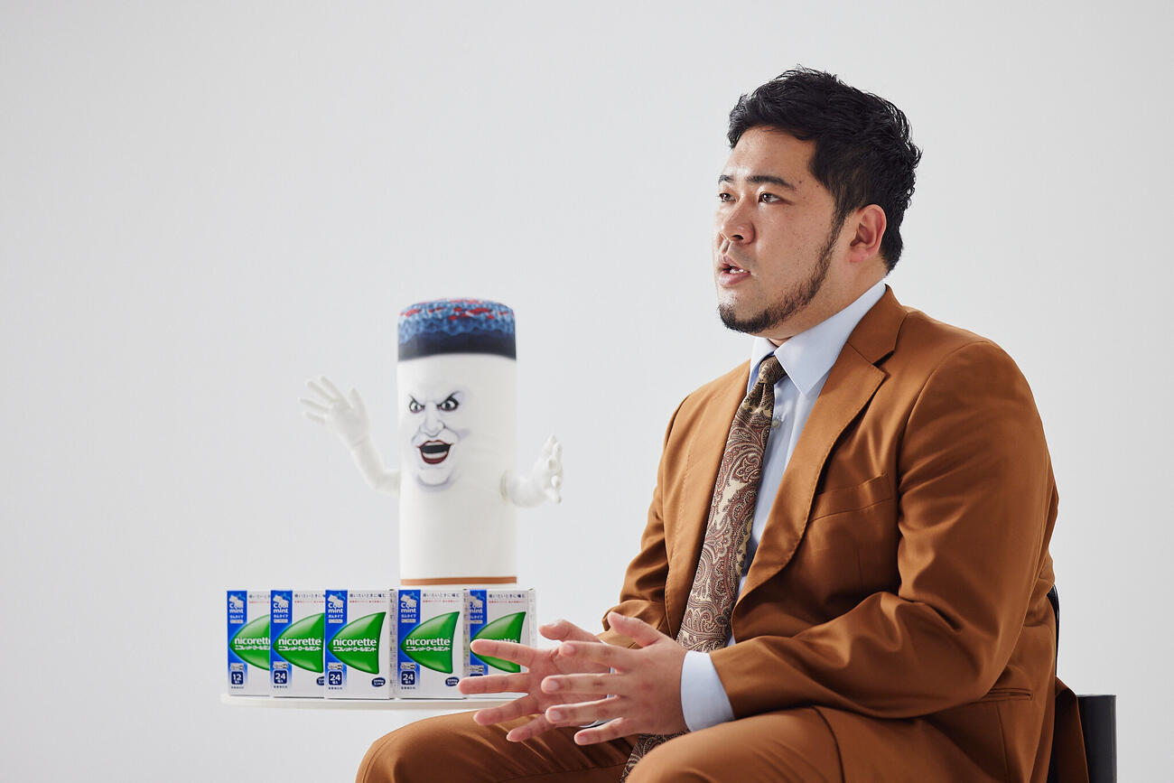 「ケムリは、ニコレット®と。」CMに出演する松井ケムリ