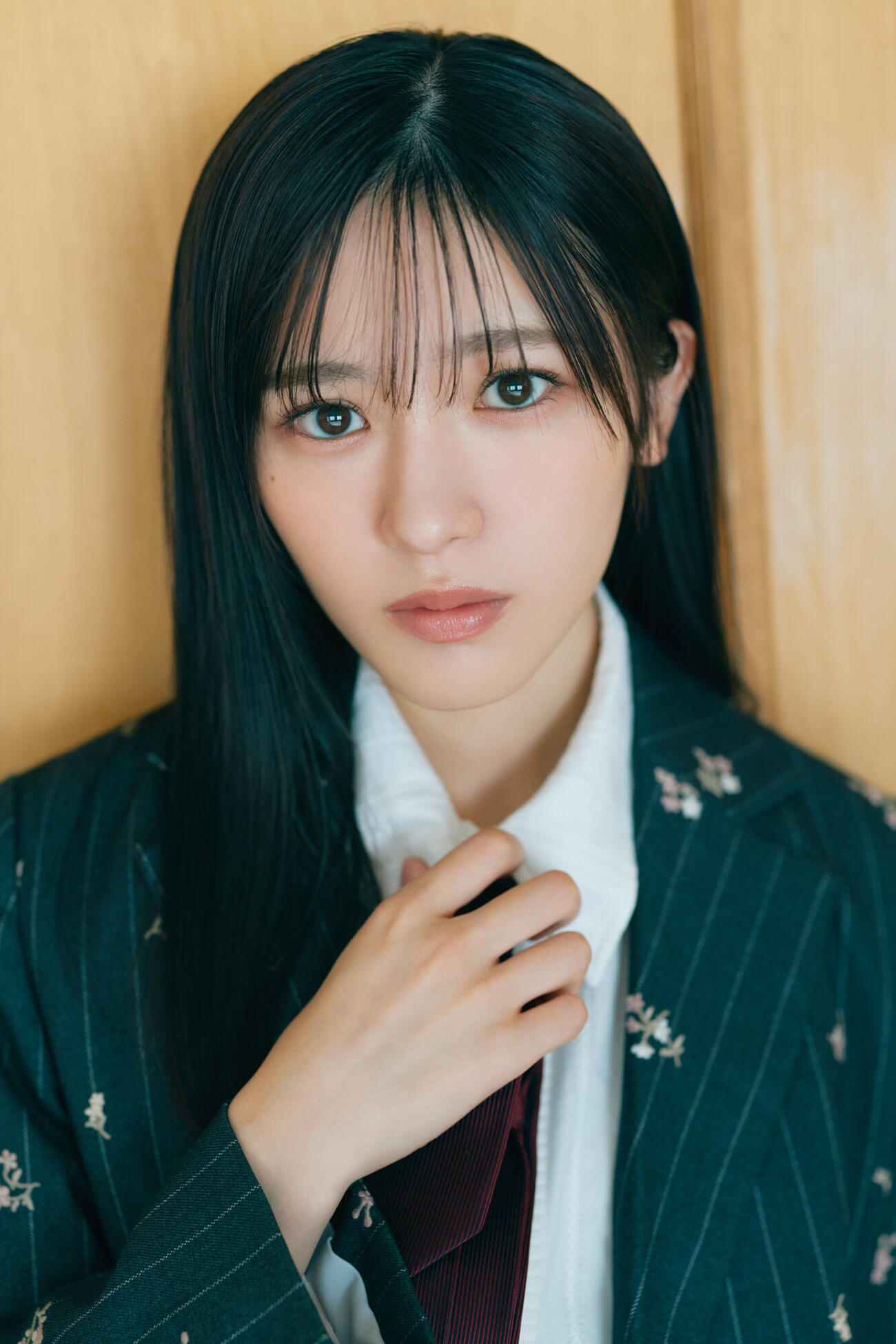 撮り下ろしグラビアが公開された乃木坂46 6期生大越ひなの