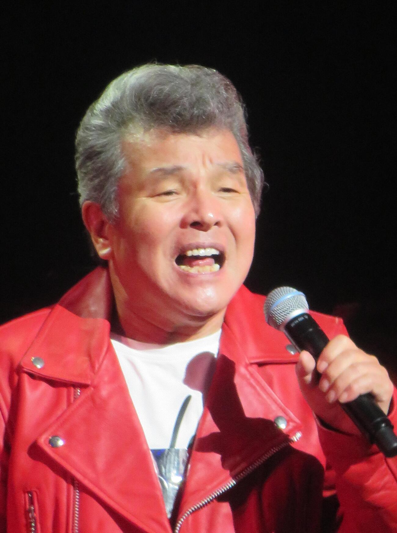 浜圭介氏の作曲家生活60周年記念の「リスペクトコンサート」で歌唱する尾藤イサオ（撮影・松本久）