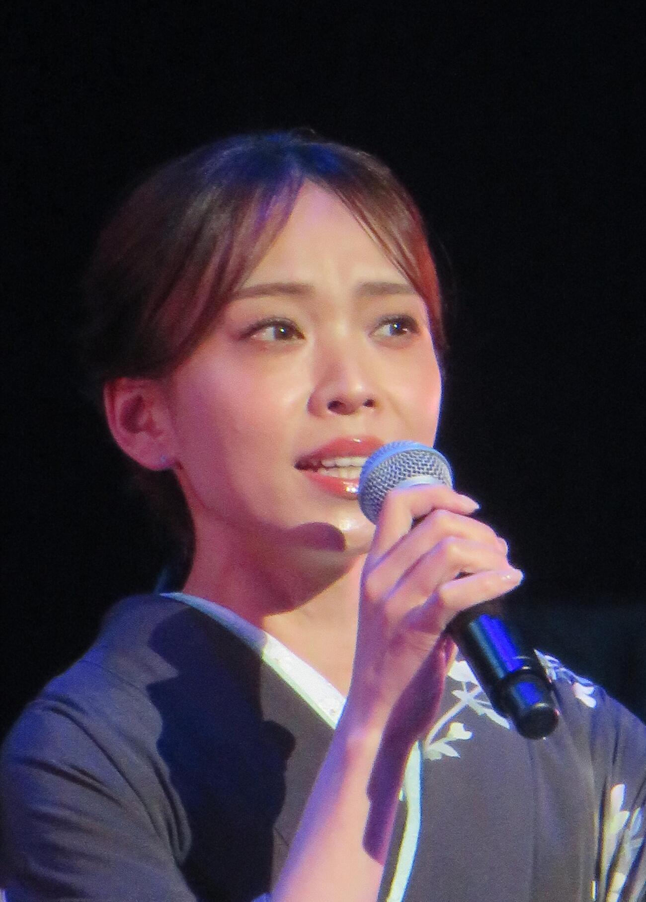 浜圭介氏の作曲家生活60周年記念の「リスペクトコンサート」で歌唱す杜このみ（撮影・松本久）