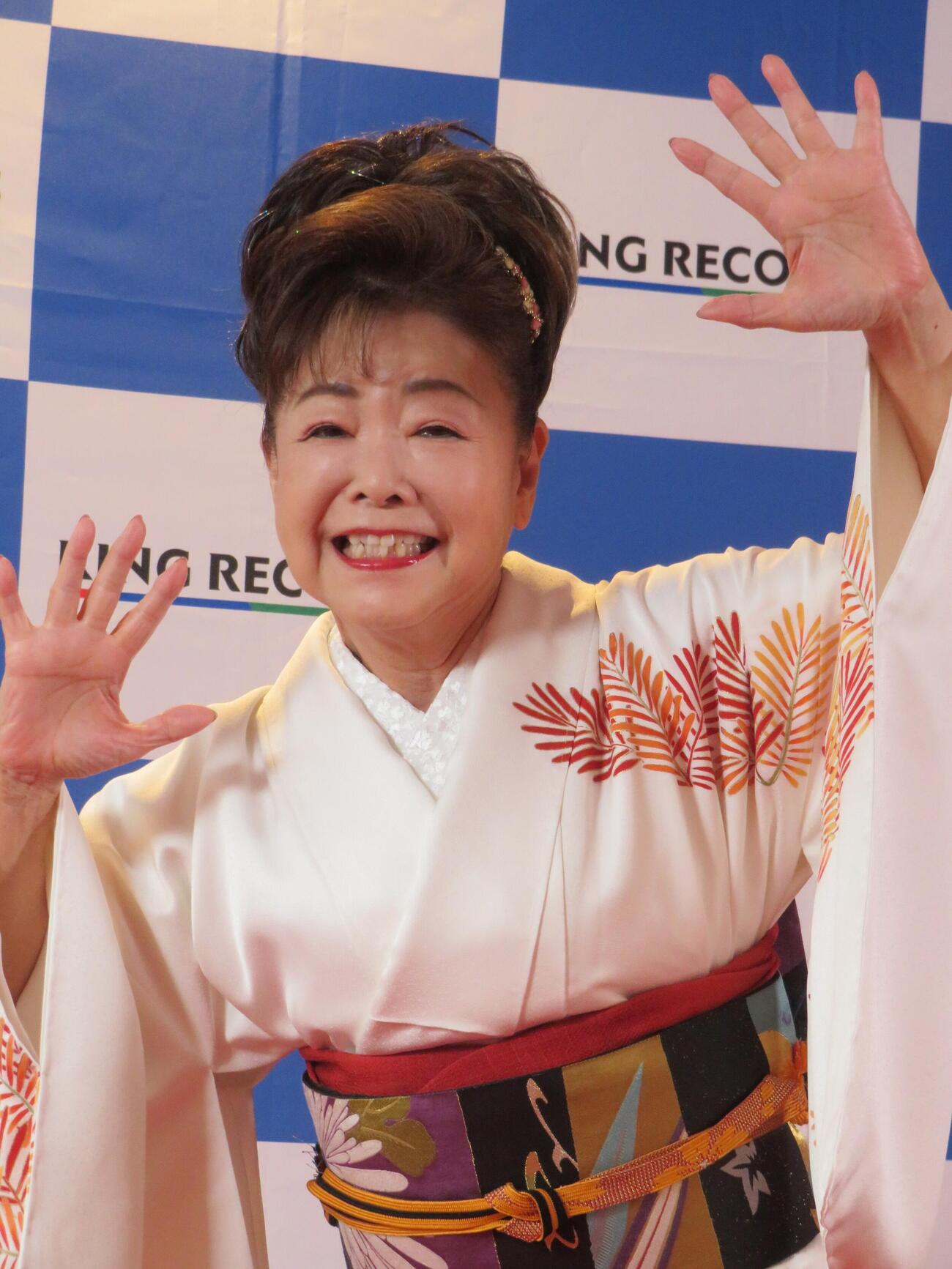 デビュー40周年記念コンサートを行った中村美律子（撮影・松本久）