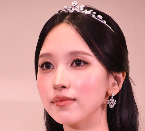 【韓流】TWICE・MINA、ウサギポーズでファン魅了　「人形のようなビジュアル」
