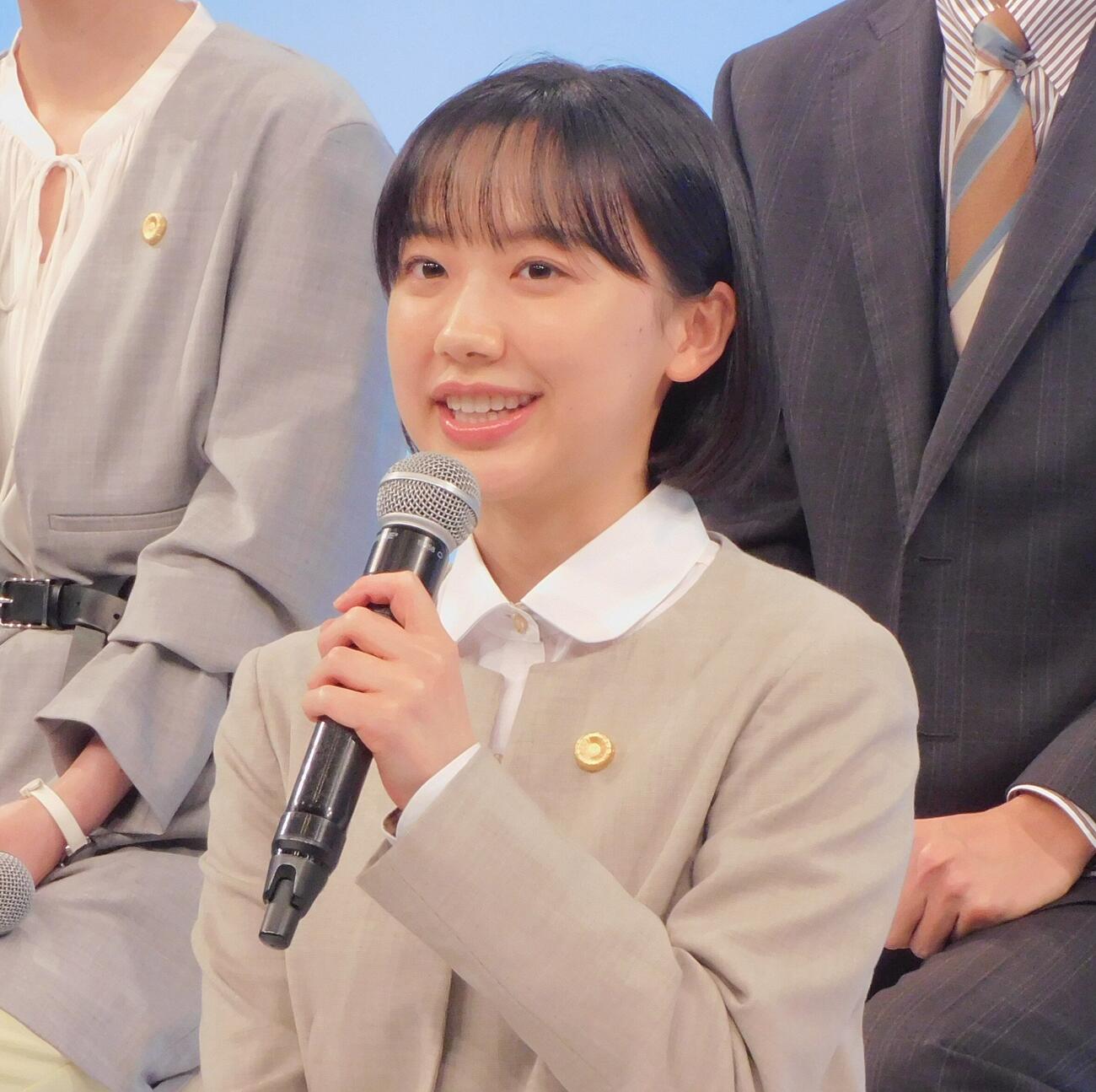 カンテレ・フジテレビ系ドラマ「南田南弁護士は天才肌」制作発表会見に登壇した芦田愛菜（撮影・寺本吏輝）