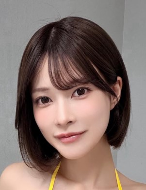 グラドル藤白ちらり、肩ひもずり下げ「半ちら」　たわわな88センチの右側に「過激過ぎ」