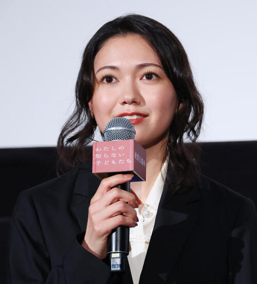 二階堂ふみ「すごく、汗をかいてきました」主演映画舞台あいさつで子役４人から質問攻め