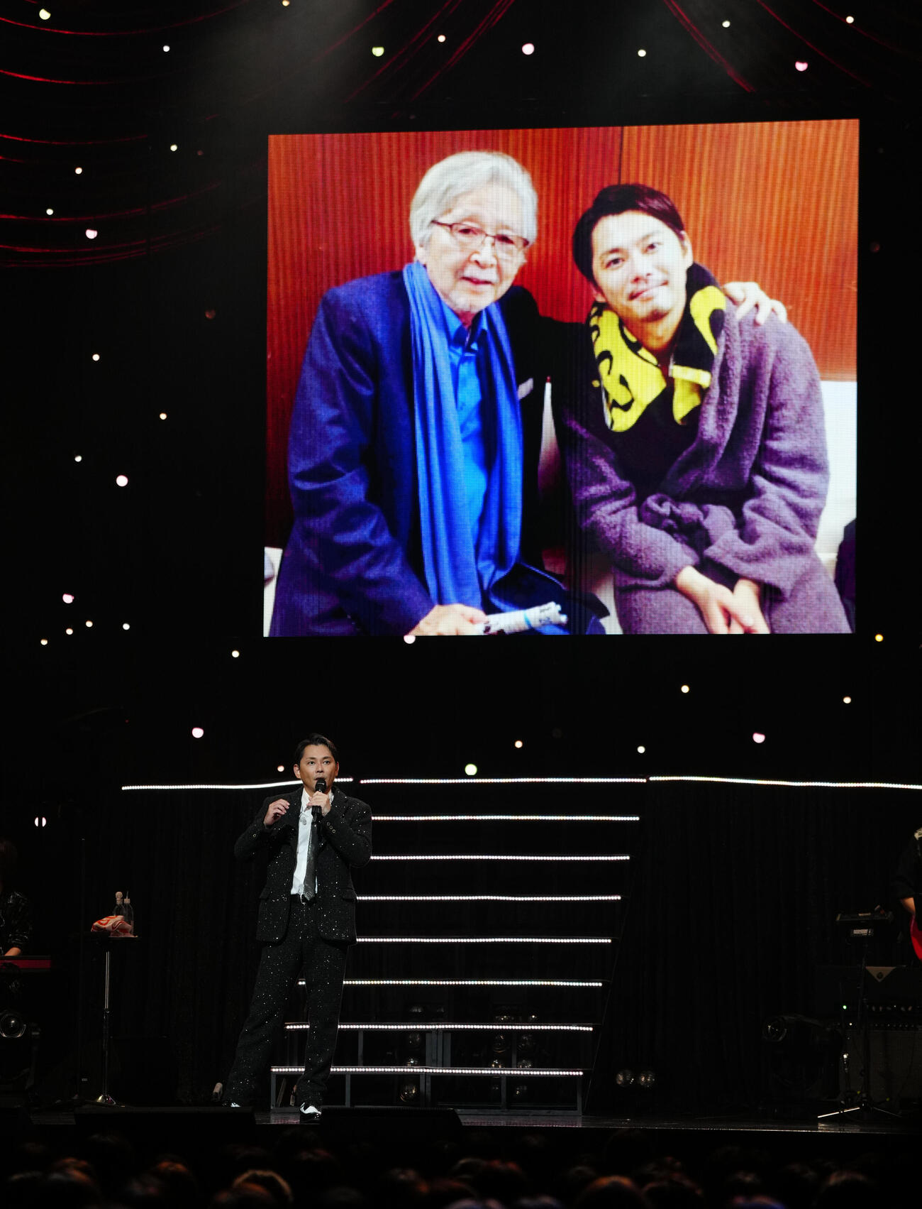 新曲の作詞を山田洋次監督にお願いしたことを話す今井翼（撮影・鈴木みどり）