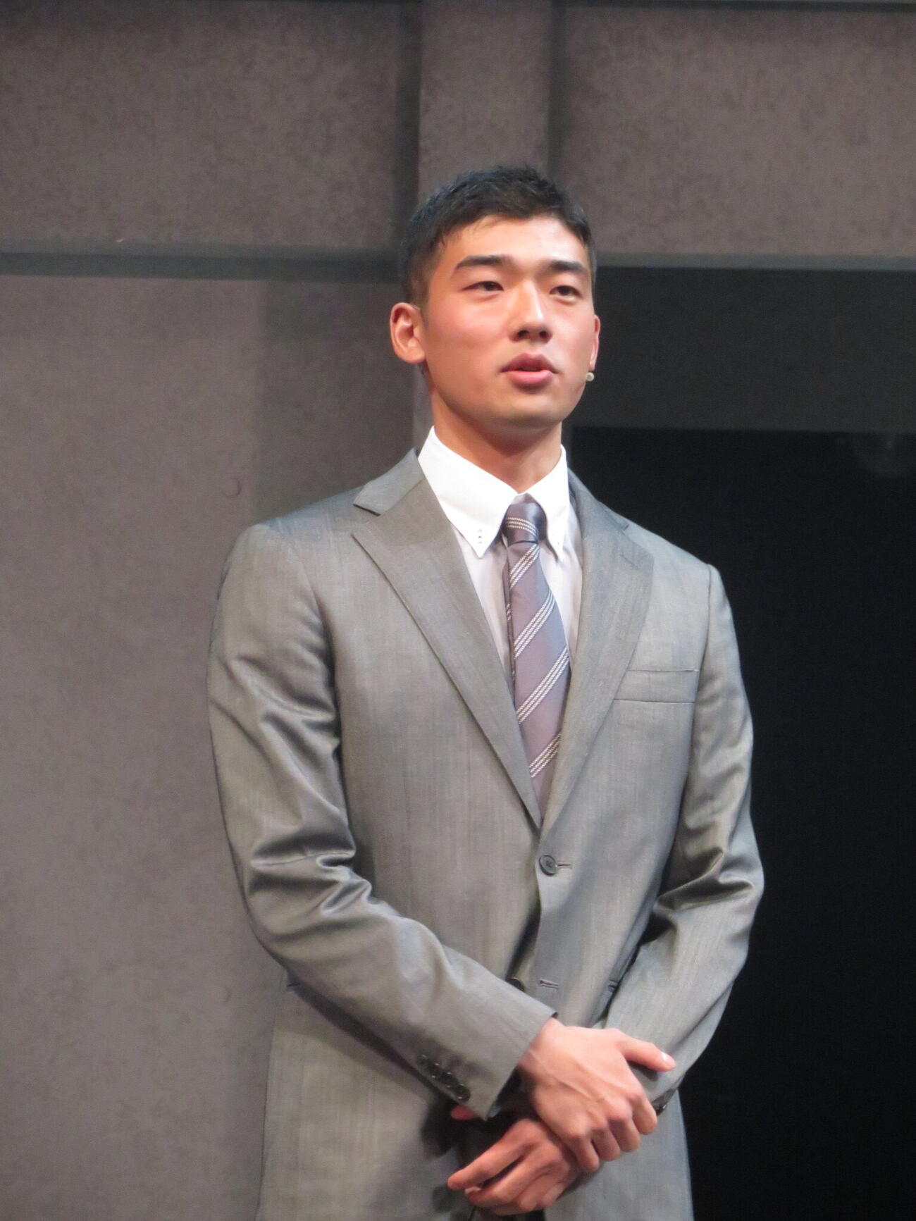 舞台「二階堂朝陽は助けに来る」の取材会に出席した日高由起刀