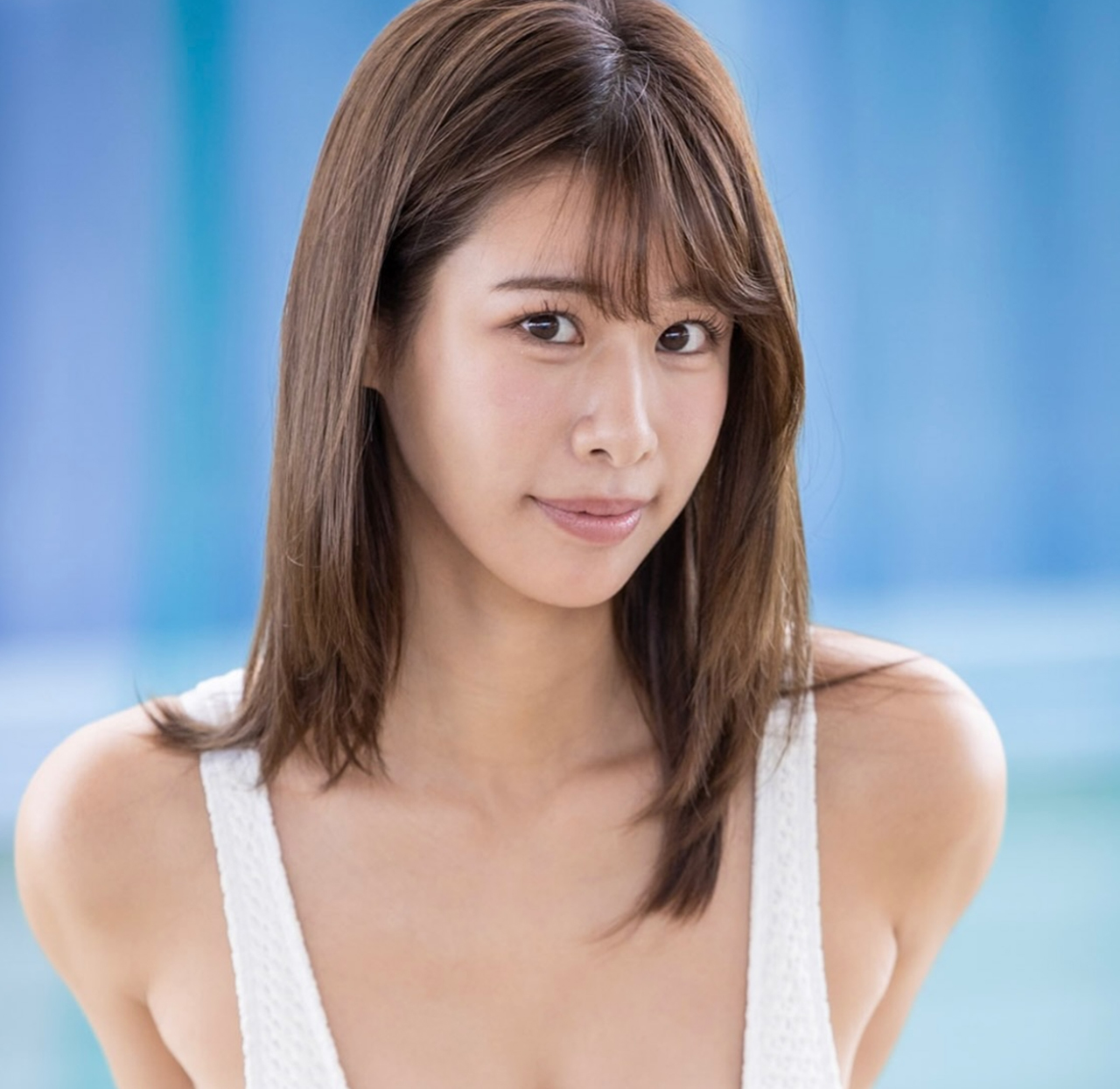 衝撃ハイレグ水着姿を披露した谷碧（谷碧のインスタグラムから）
