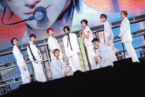 ＆TEAM「皆さんにマークしていきます」過去最多公演数ツアー開幕、新たな構成でファン魅了
