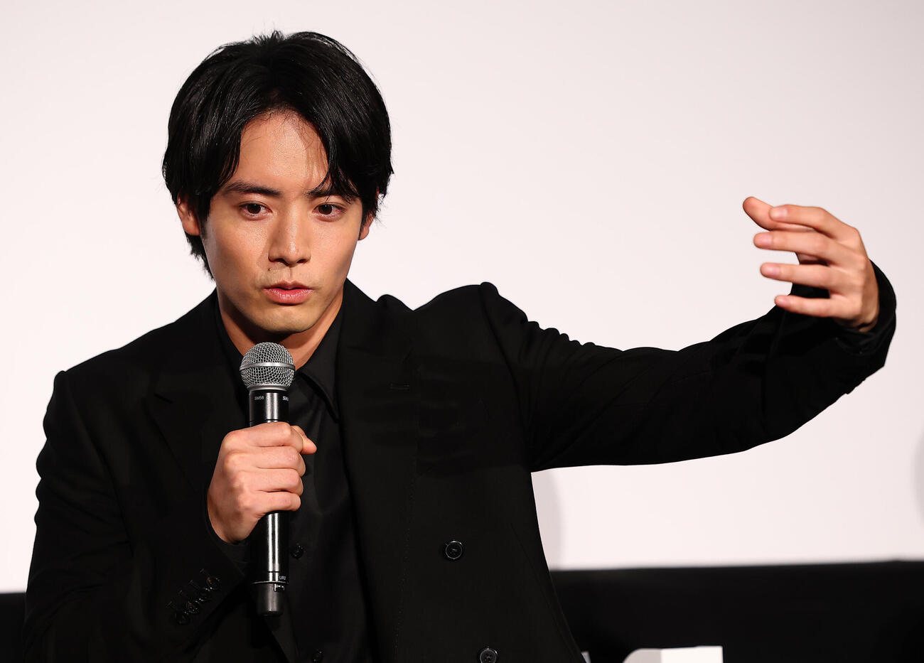 テレビ朝日の新ドラマ「あにいもうと」のイベントに登場した赤楚衛二（撮影・野上伸悟）