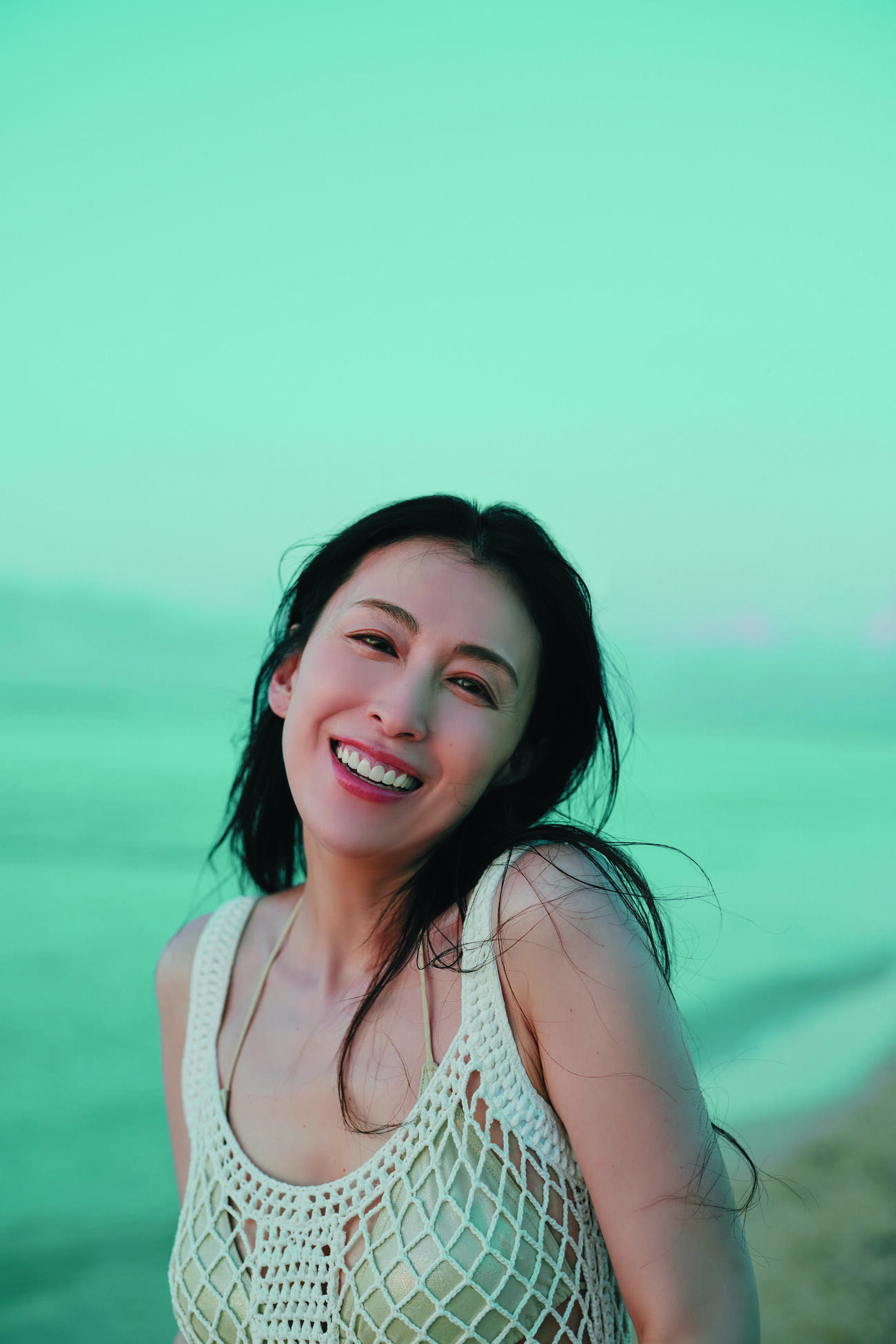 雛形あきこ写真集「三原色」（撮影／三瓶康友）
