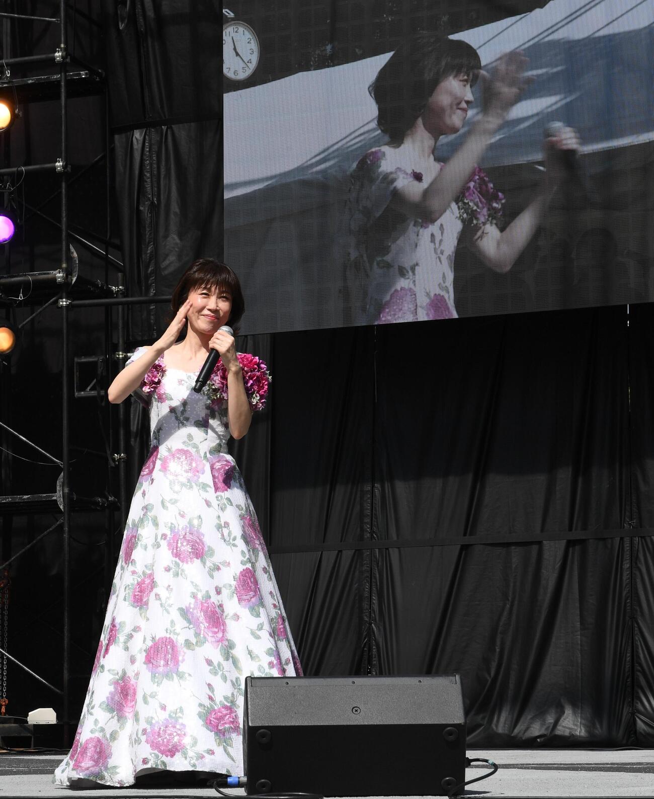 名古屋まつりに参加した水森かおり（撮影・松本久）