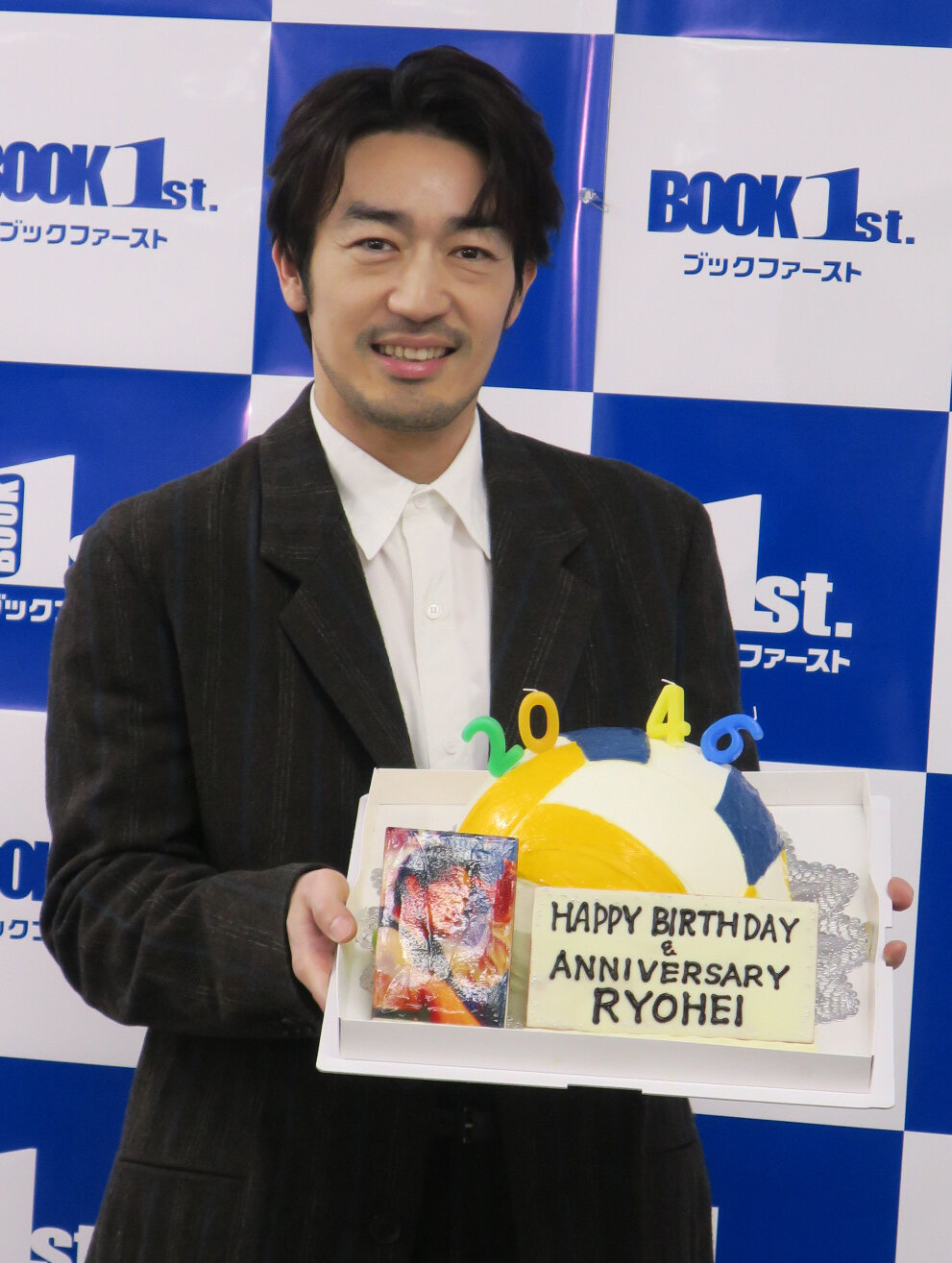 ファースト写真集「ROAD AHEAD」発売記者会見を行った大谷亮平
