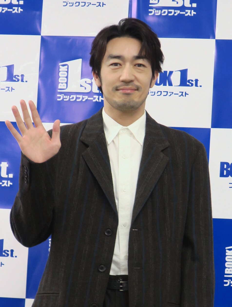 ファースト写真集「ROAD AHEAD」発売記者会見を行った大谷亮平