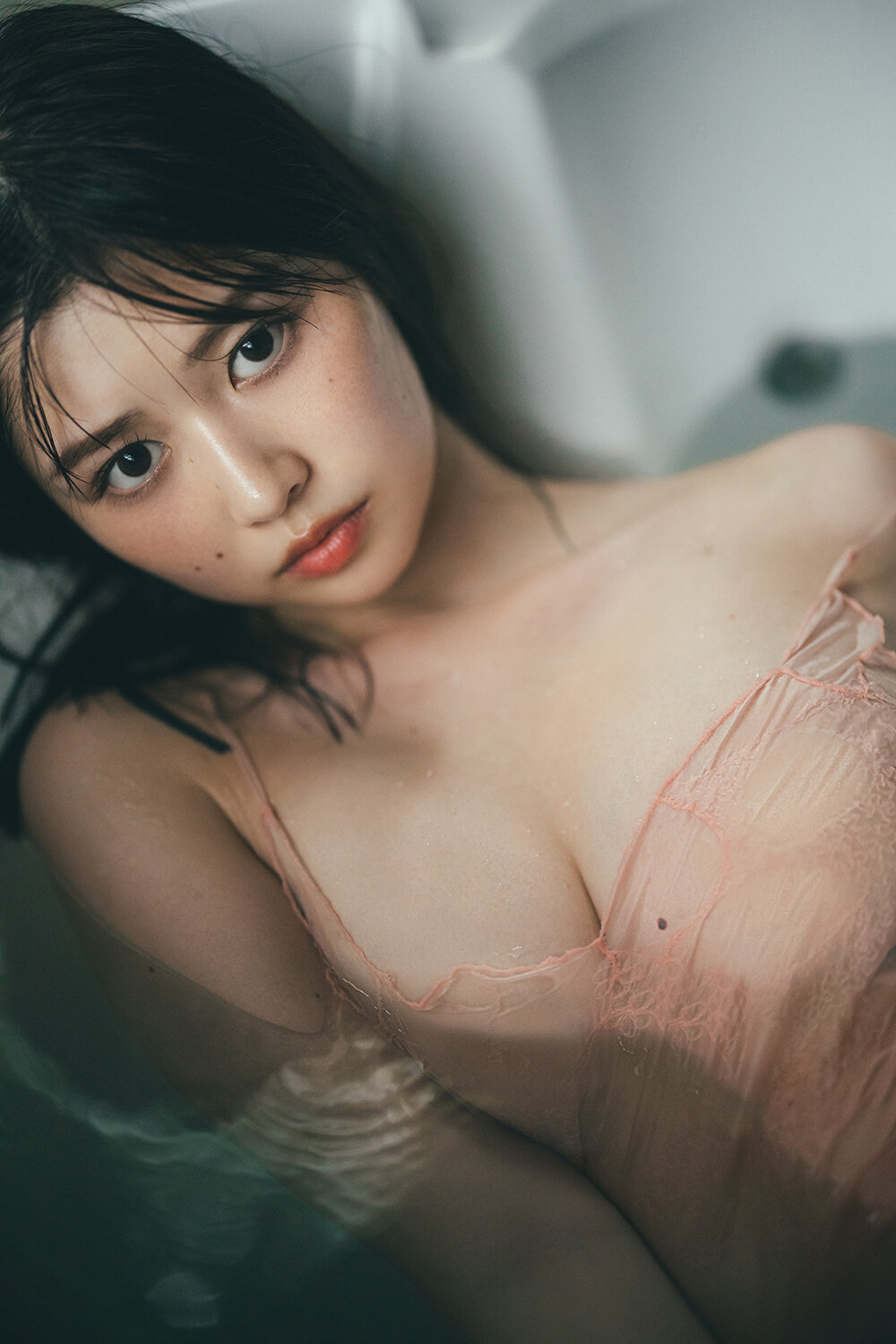 冴木柚葉1st写真集「らしさの途中。」収録カット