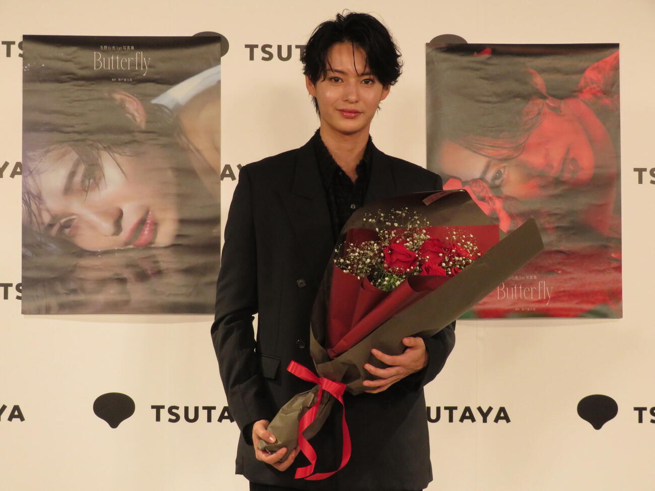 ファースト写真集「Butterfly」発売記念イベントと取材会を開いた冬野心央（撮影・村上幸将）