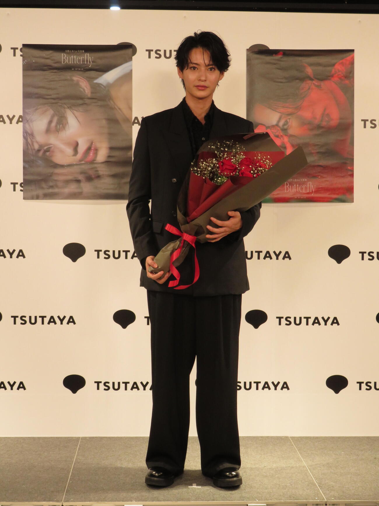 ファースト写真集「Butterfly」発売記念イベントと取材会を開いた冬野心央（撮影・村上幸将）