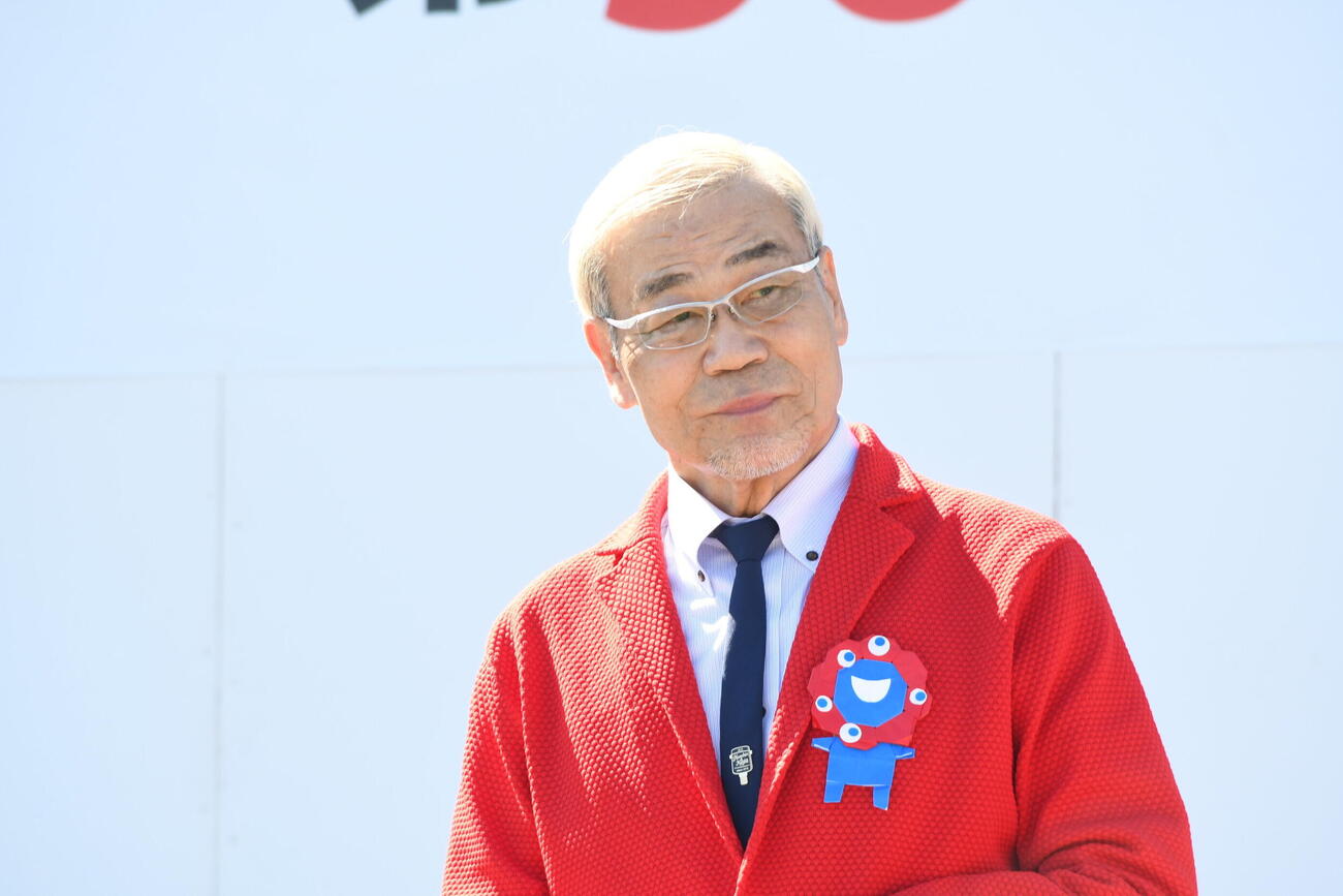 「大阪中央区民まつり」に出演したオール巨人（撮影・阪口孝志）