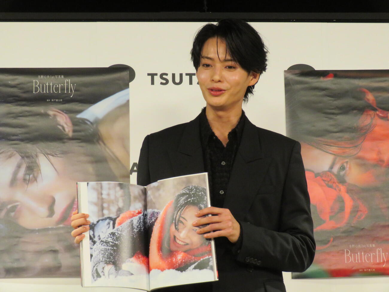 ファースト写真集「Butterfly」発売記念イベントと取材会を開いた冬野心央（撮影・村上幸将）