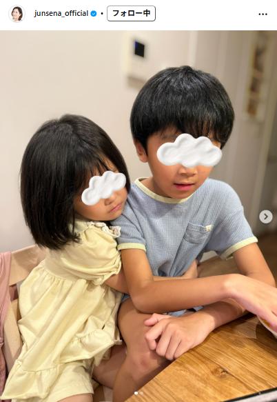 瀬奈じゅんが、ほほ笑ましい兄妹ショット投稿（瀬奈じゅんのインスタグラムから）