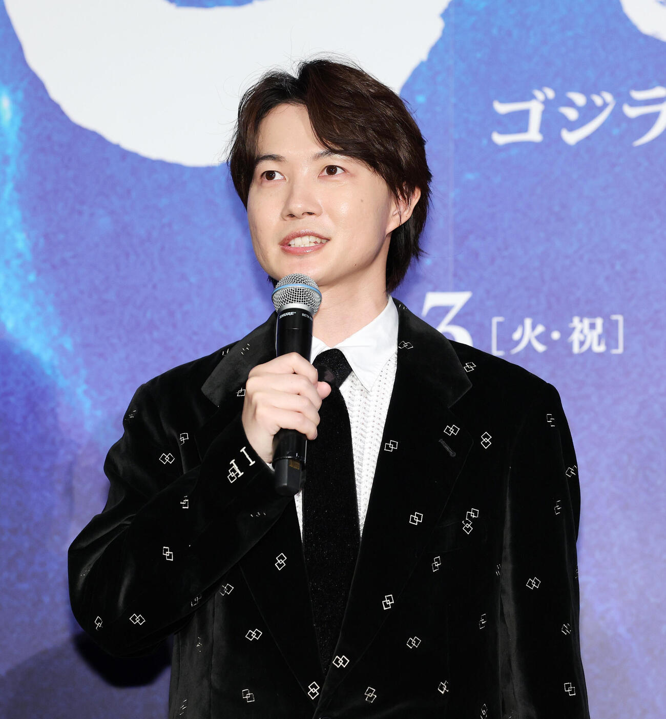 舞台あいさつに臨む神木隆之介（撮影・鈴木正人）