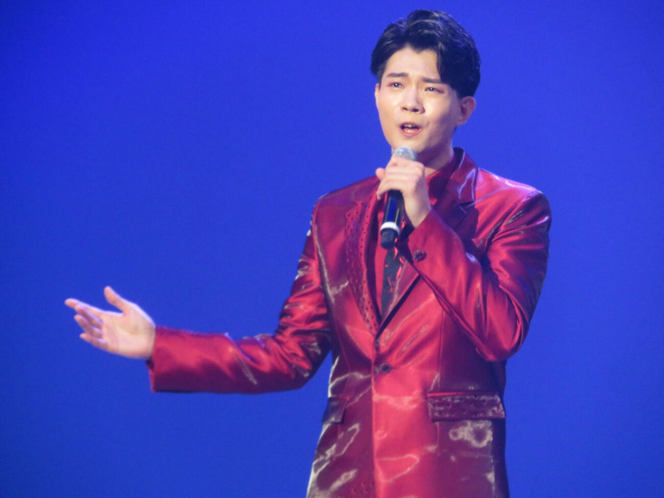 初単独コンサート「亜蘭ファーストコンサート2026」で歌唱する亜蘭（撮影・川田和博）
