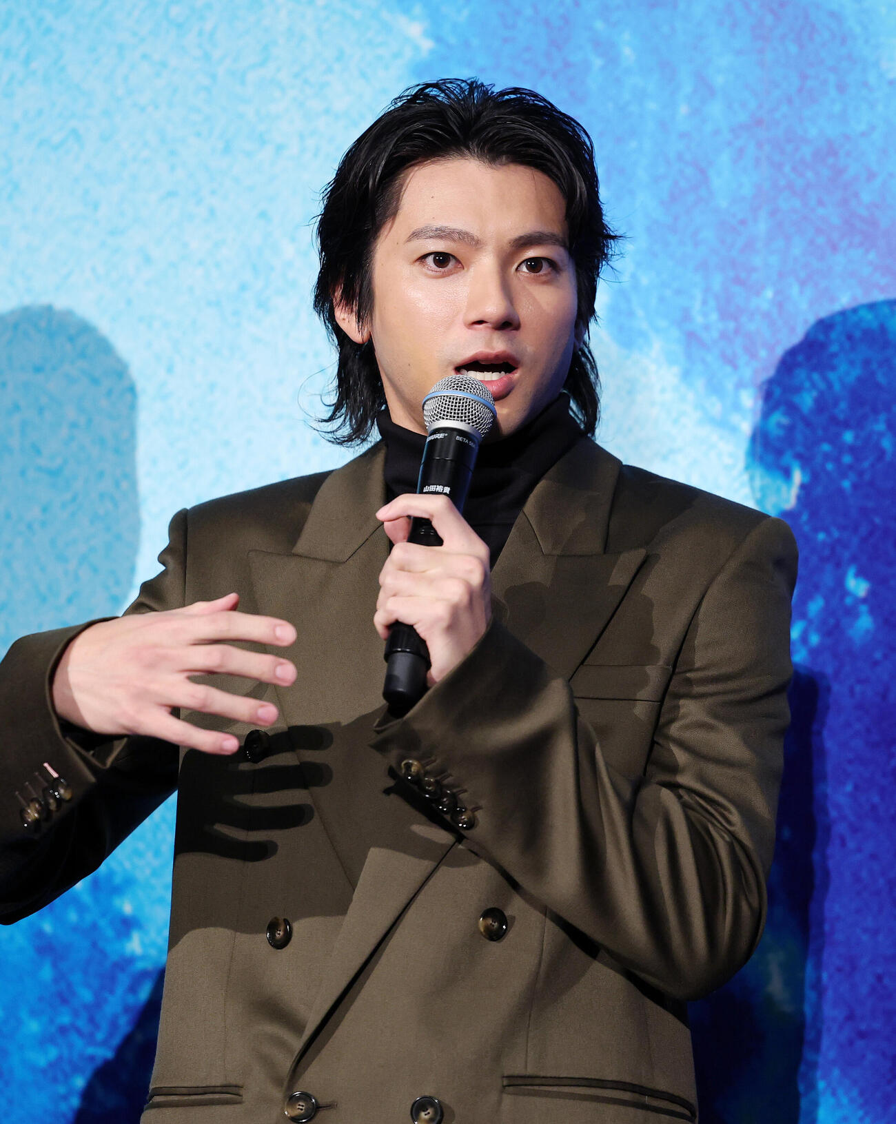 舞台あいさつに臨む山田裕貴（撮影・鈴木正人）