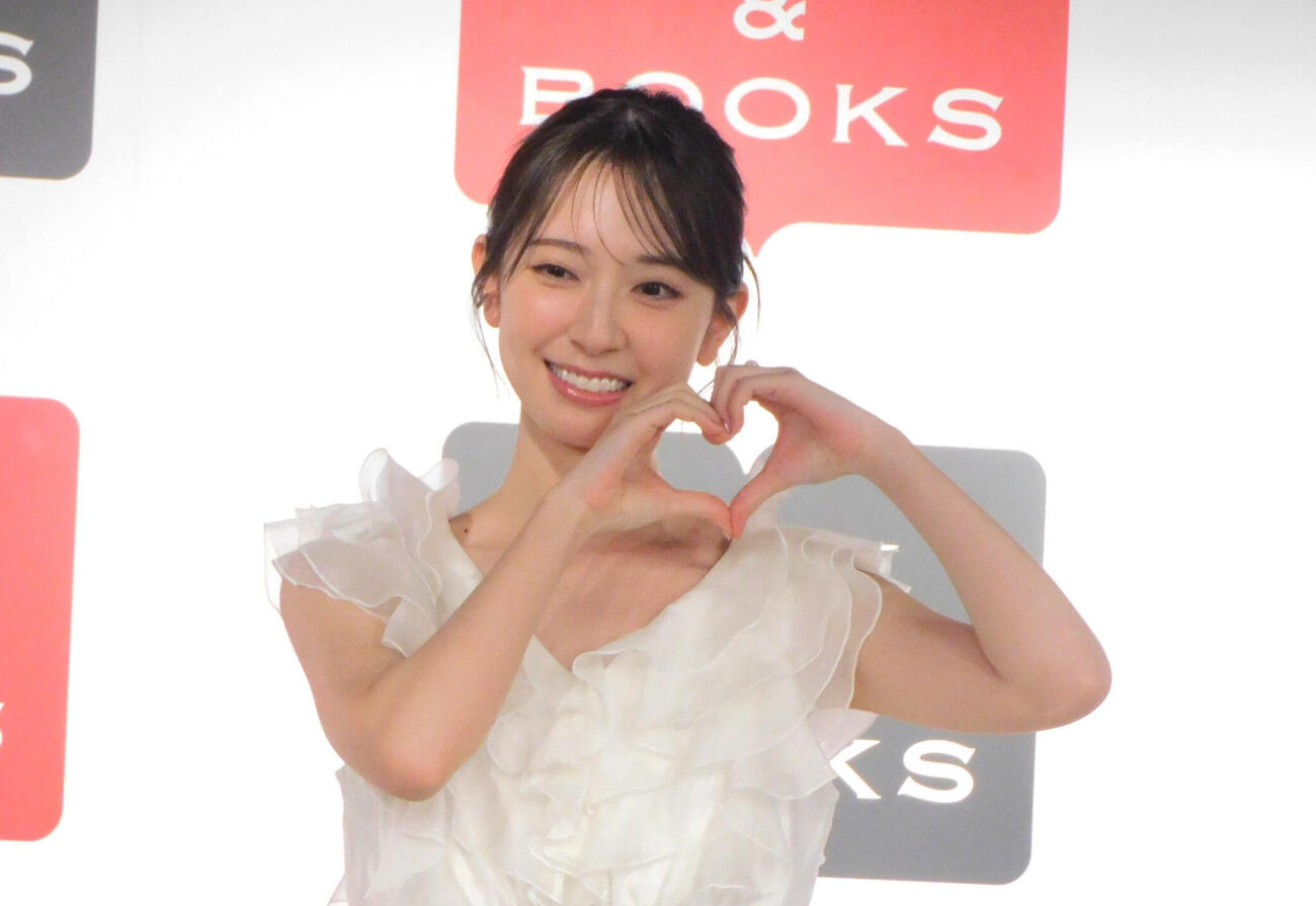 セカンド写真集「機微」発売記念会見に登壇した日向坂46金村美玖（撮影・寺本吏輝）