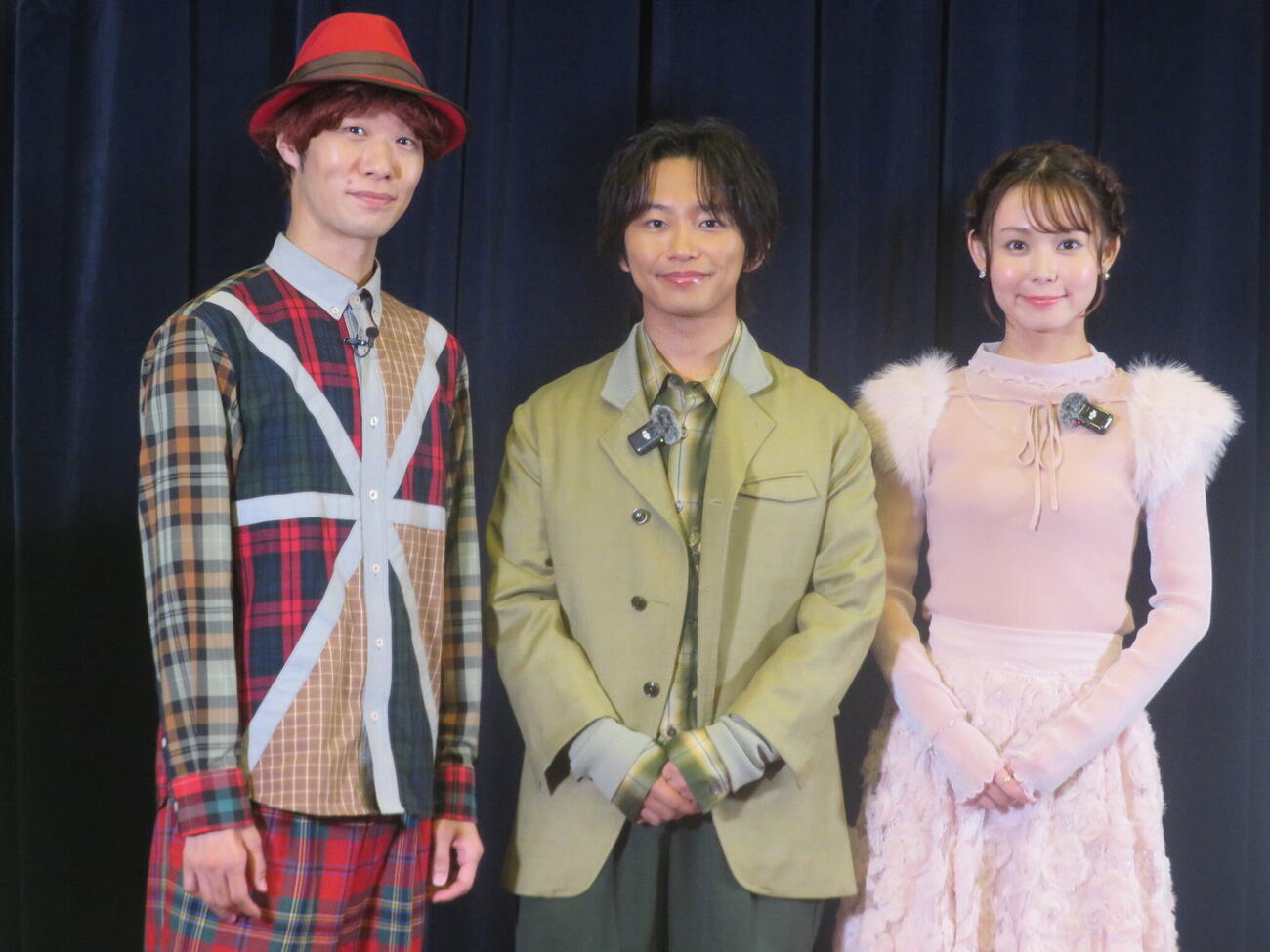 舞台「ミノタウロスの皿」特別取材会に出席した、左からスズキ拓朗氏、加藤清史郎、内田未来（撮影・川田和博）