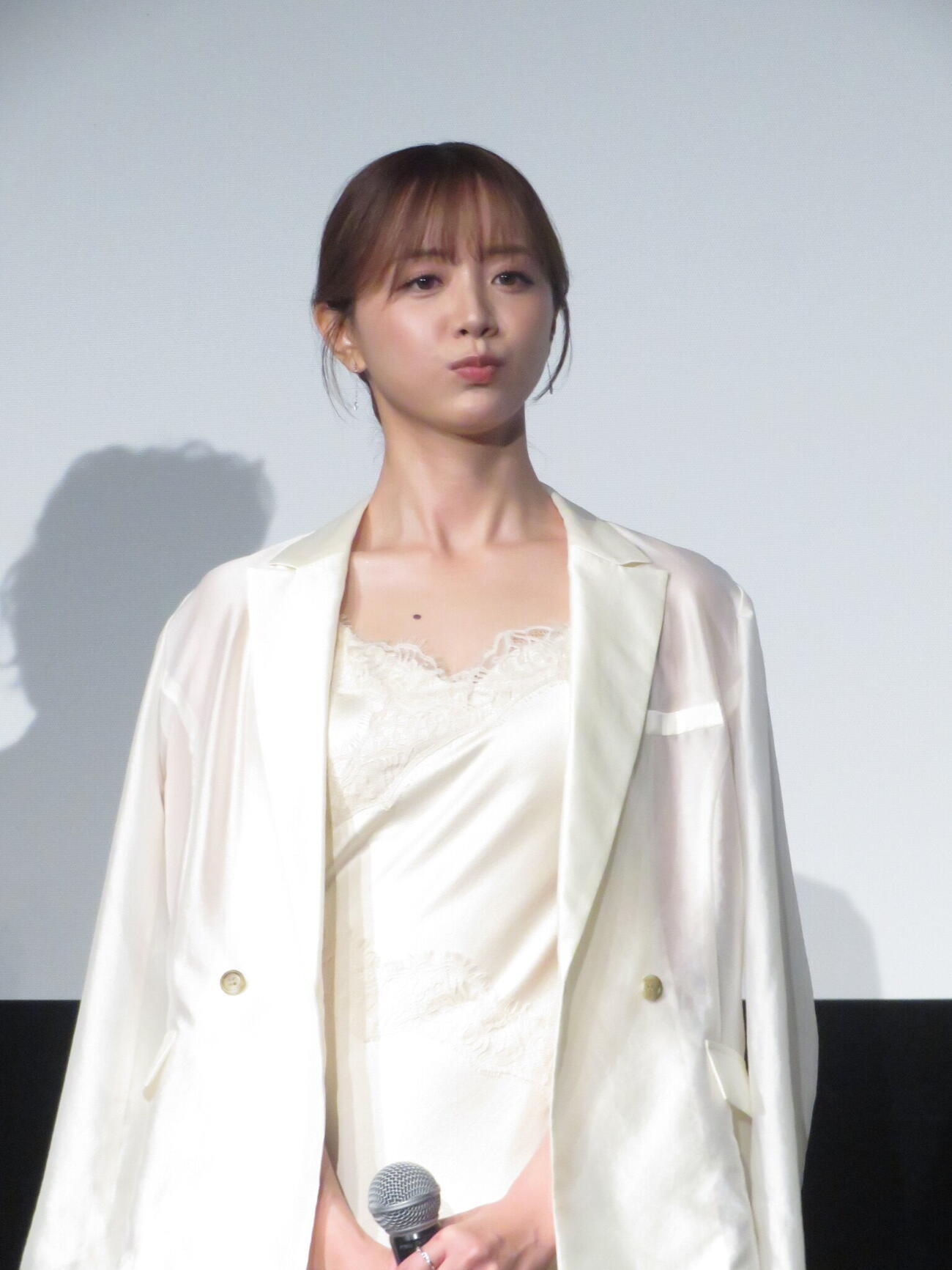 映画「てんてん　ずっと独身でいるつもり？」の完成披露特別試写会で舞台あいさつを行った主演の森香澄