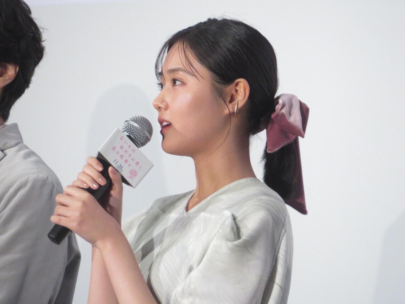 映画「ないものねだりの君に光の花束を」完成披露試写会に登壇した原菜乃華