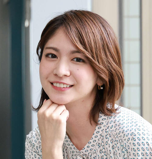 元NHK32歳フリーアナ「雰囲気がガラッ」「短めが新鮮」ショーパンカジュアルコーデに反響
